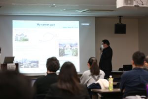 会場(参加30名)の様子(他にオンライン70名)